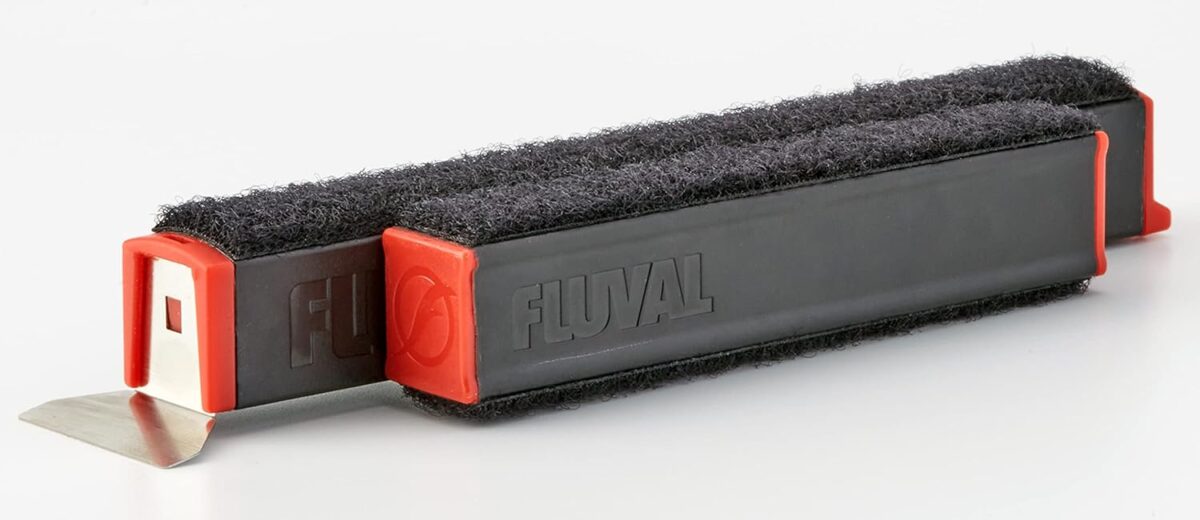 Fluval Razor+ 2-in-1 Algae Magnet Scraper (Medium) - Image 3