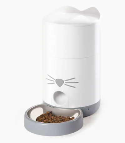 cat feeder