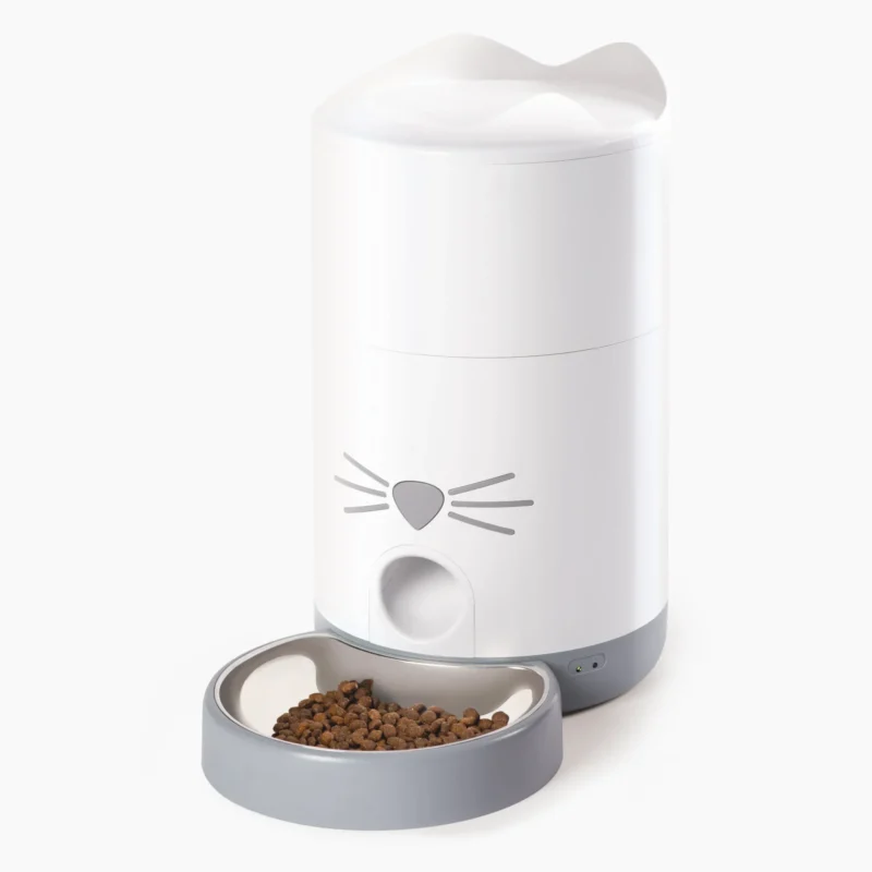 cat feeder